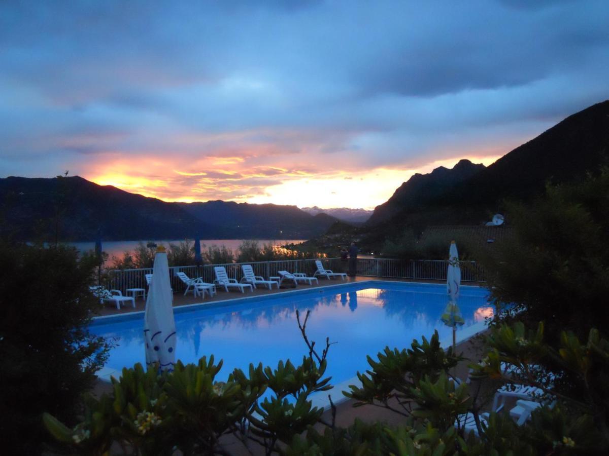 Hotel Rotelli Sale Marasino Exteriör bild
