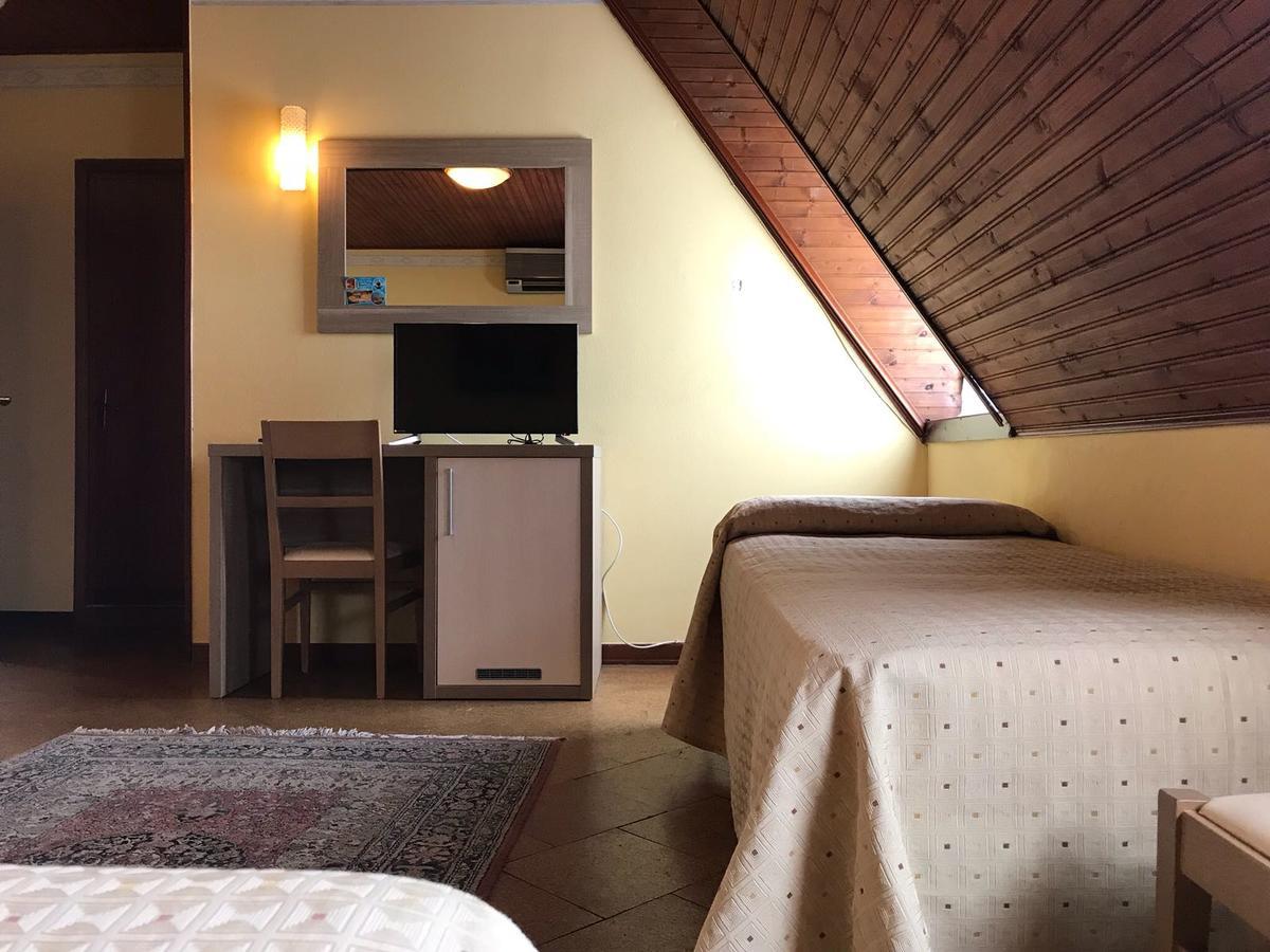Hotel Rotelli Sale Marasino Exteriör bild