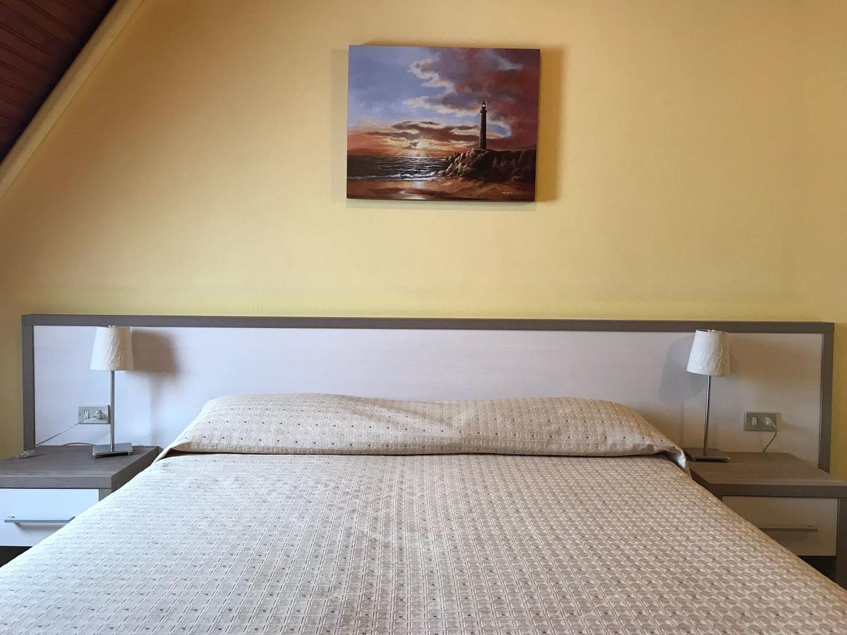Hotel Rotelli Sale Marasino Exteriör bild